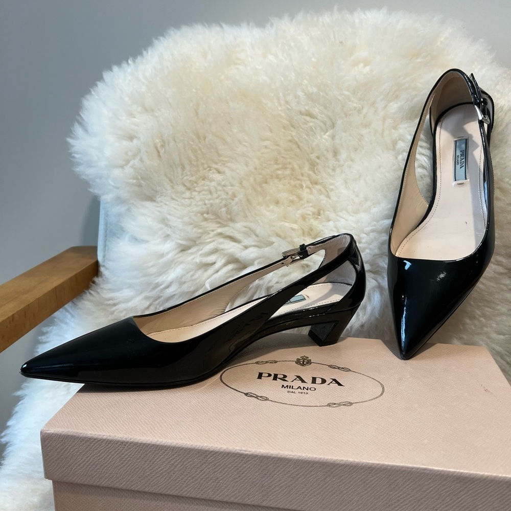 Patent black Prada kitten heels in size 37.5